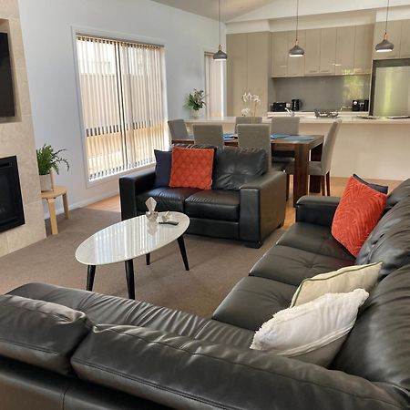 Mountain Mist Apartments Bright Bagian luar foto